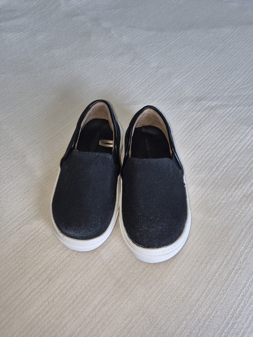 Amazon Essentials Black Baby Shoes - Size 4 - Good Condition